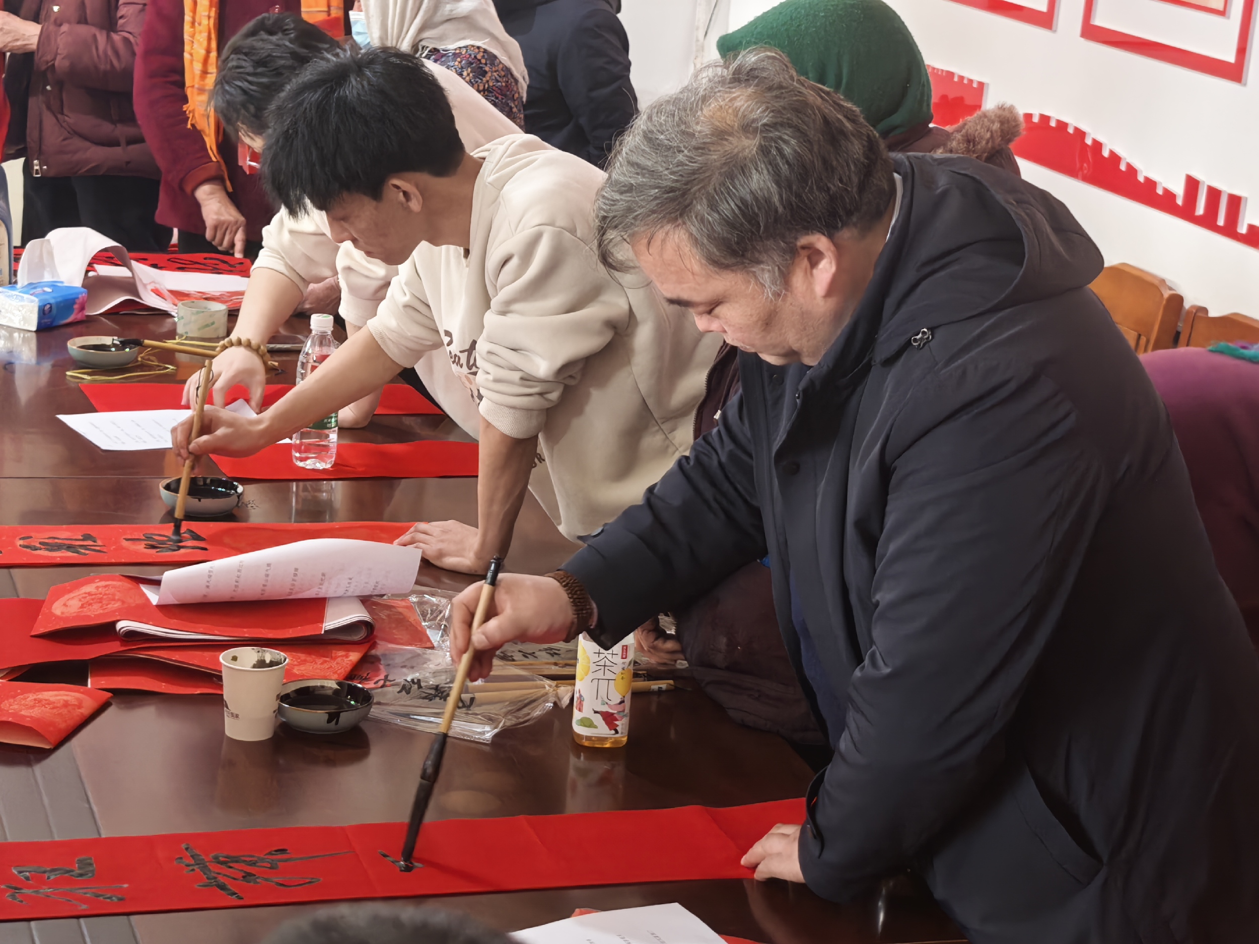 民进固原市委会“春联万家”活动走进刘沟村1.jpg