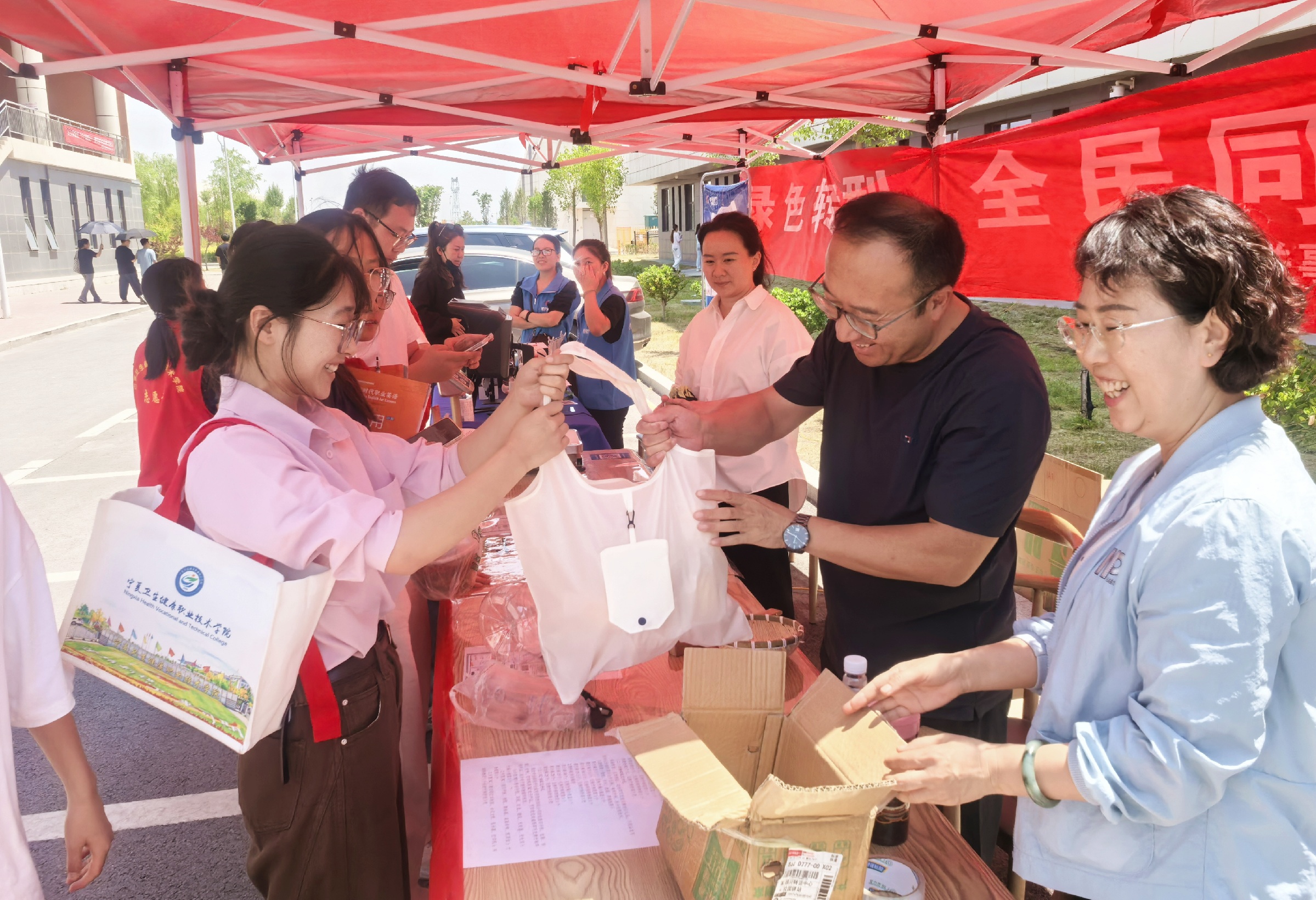 民进石嘴山市委会联合机关综合支部开展节能宣传周系列活动.jpg