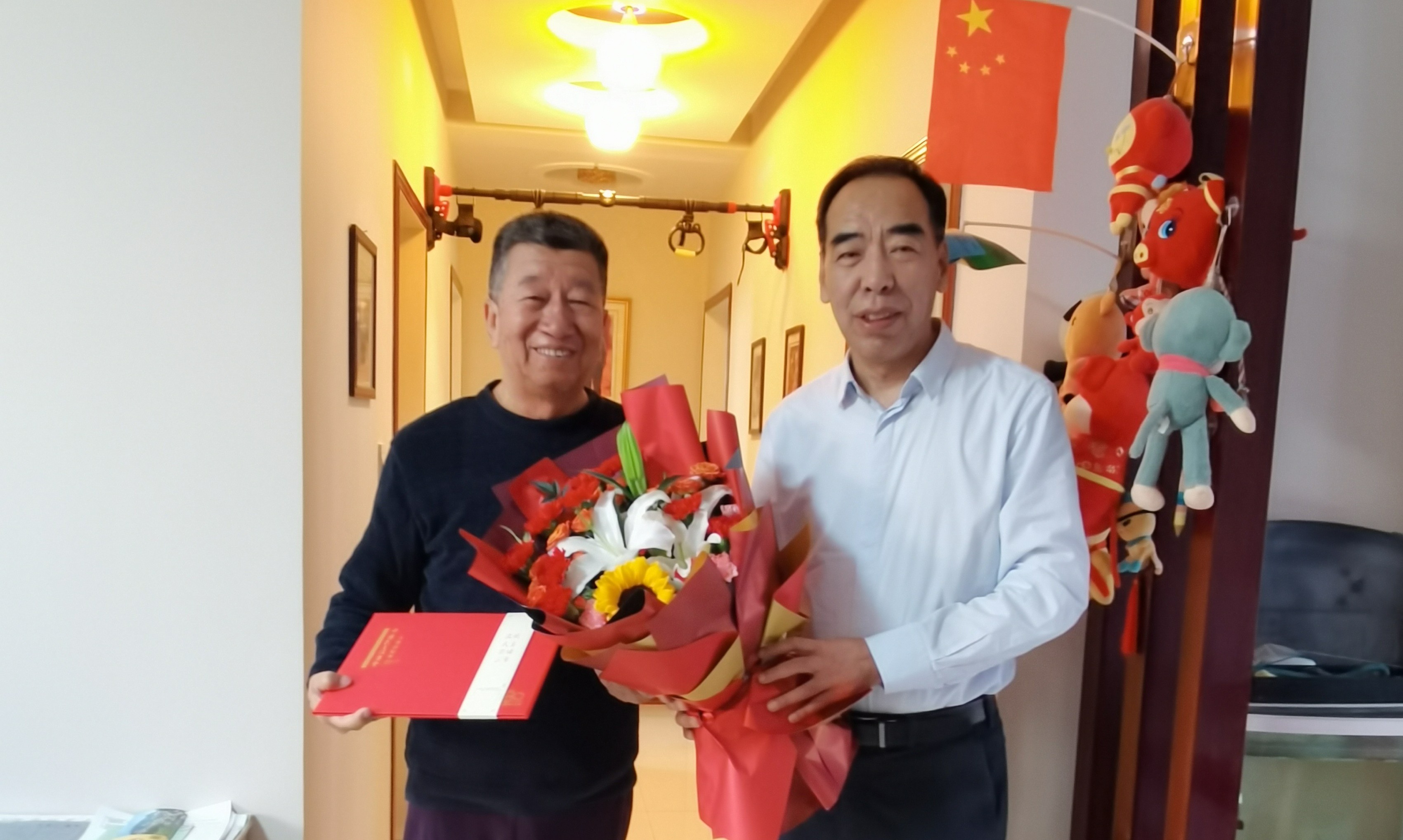 民进吴忠市委会开展走访慰问老会员活动.jpg 民进吴忠市委会开展走访慰问老会员活动.jpg