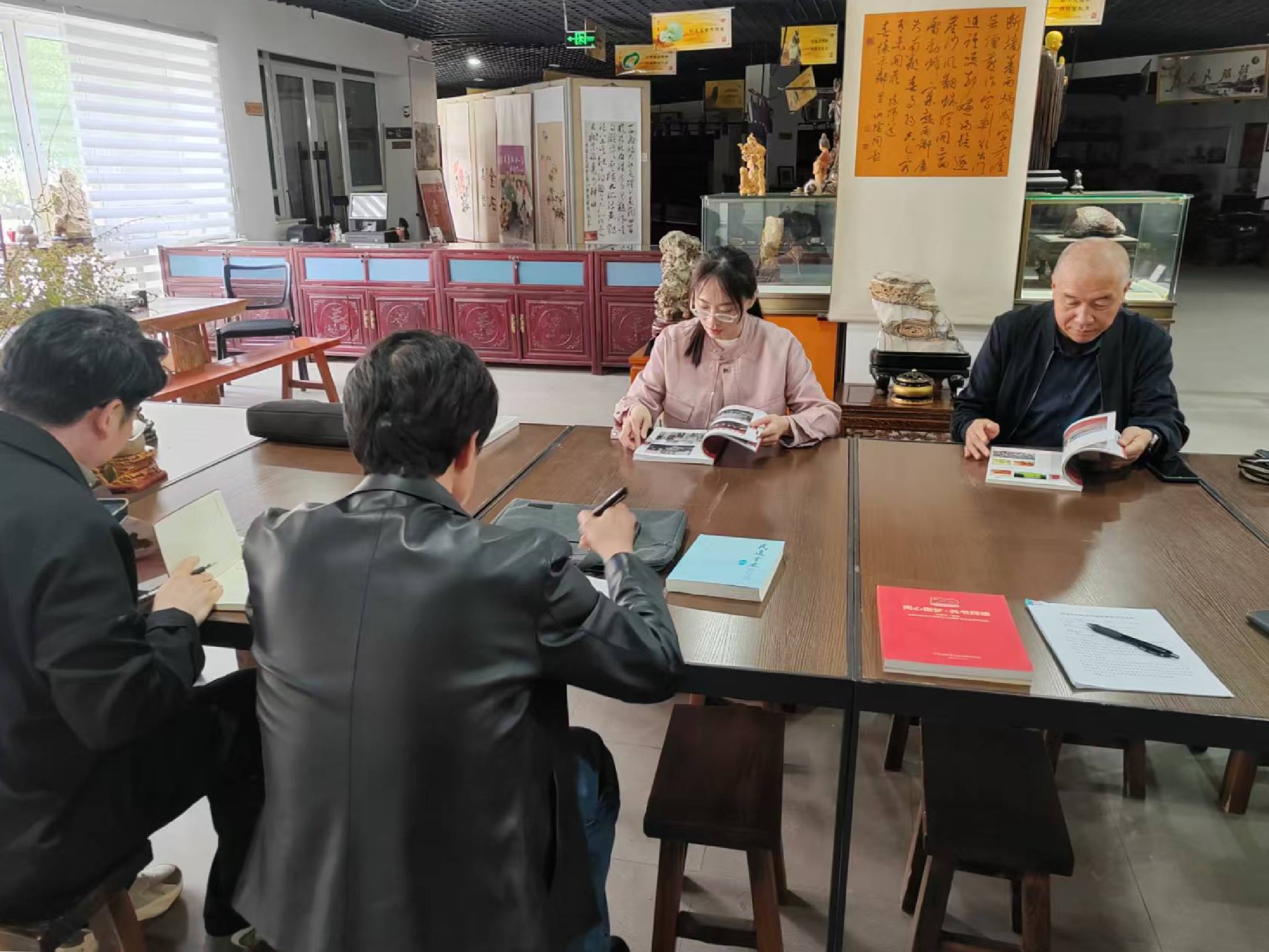 民进中卫市沙坡头区第一支部开展“传承红色基因 凝聚前行力量”会史学习专题活动.jpg