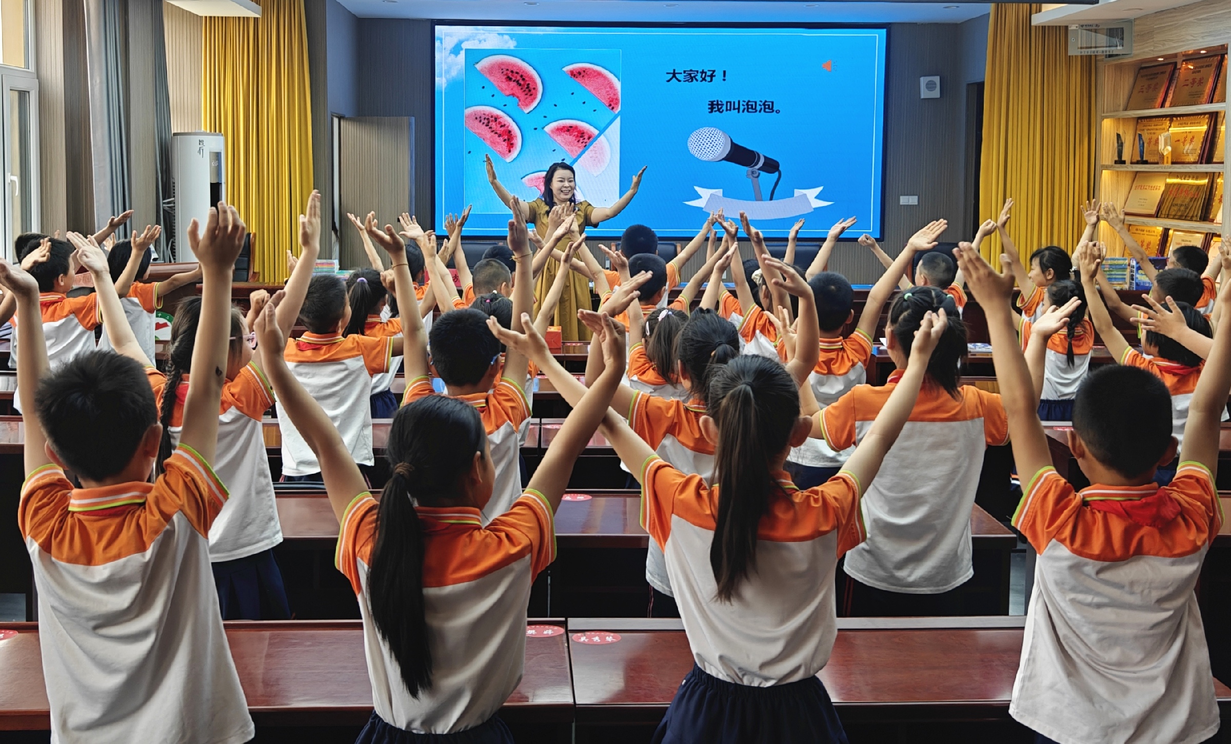 民进中卫市委会开展阅读与表达专题辅导活动.jpg 民进中卫市委会开展阅读与表达专题辅导活动.jpg