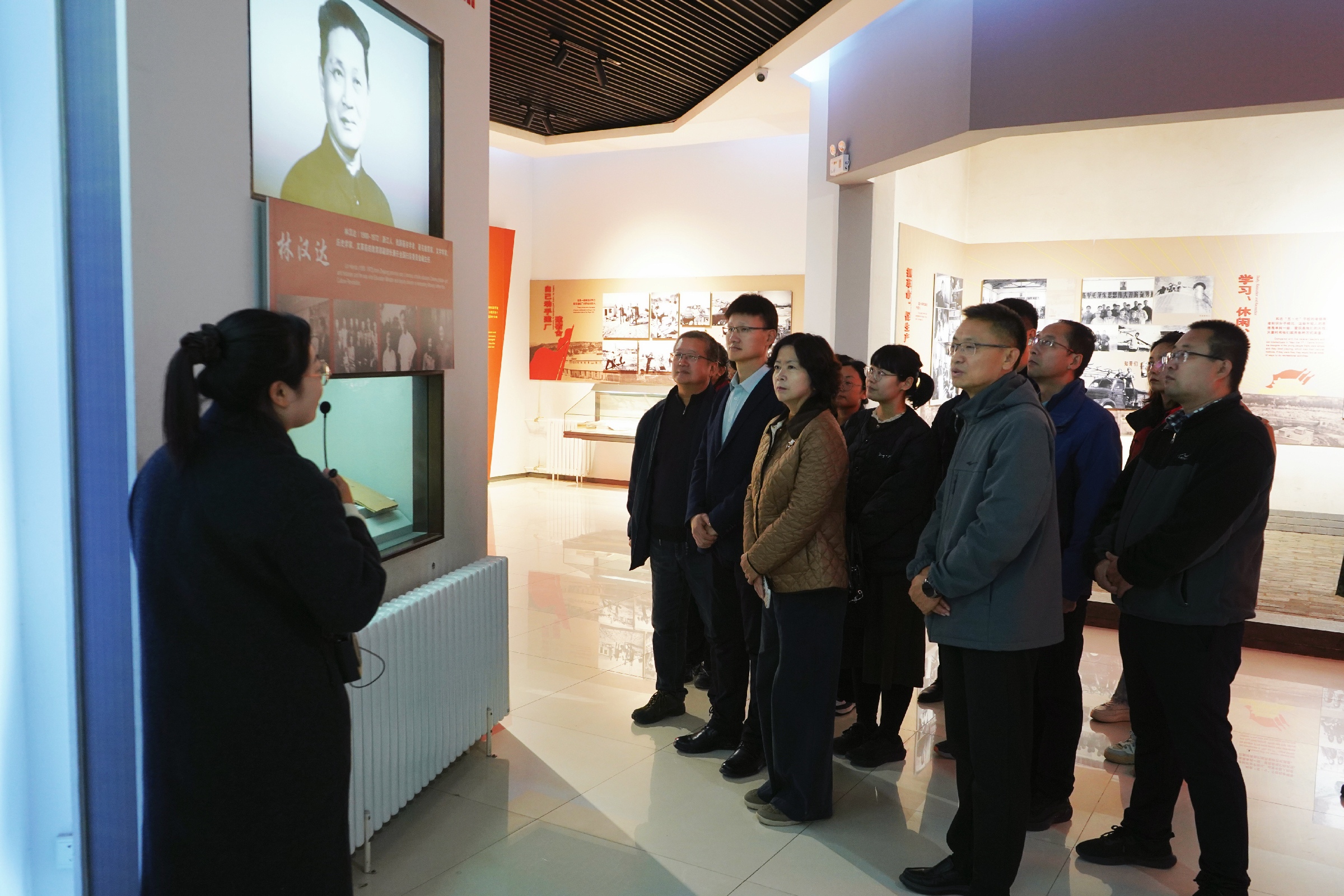 民进宁夏区委会赴石嘴山市开展会史学习教育1.jpg 民进宁夏区委会赴石嘴山市开展会史学习教育1.jpg
