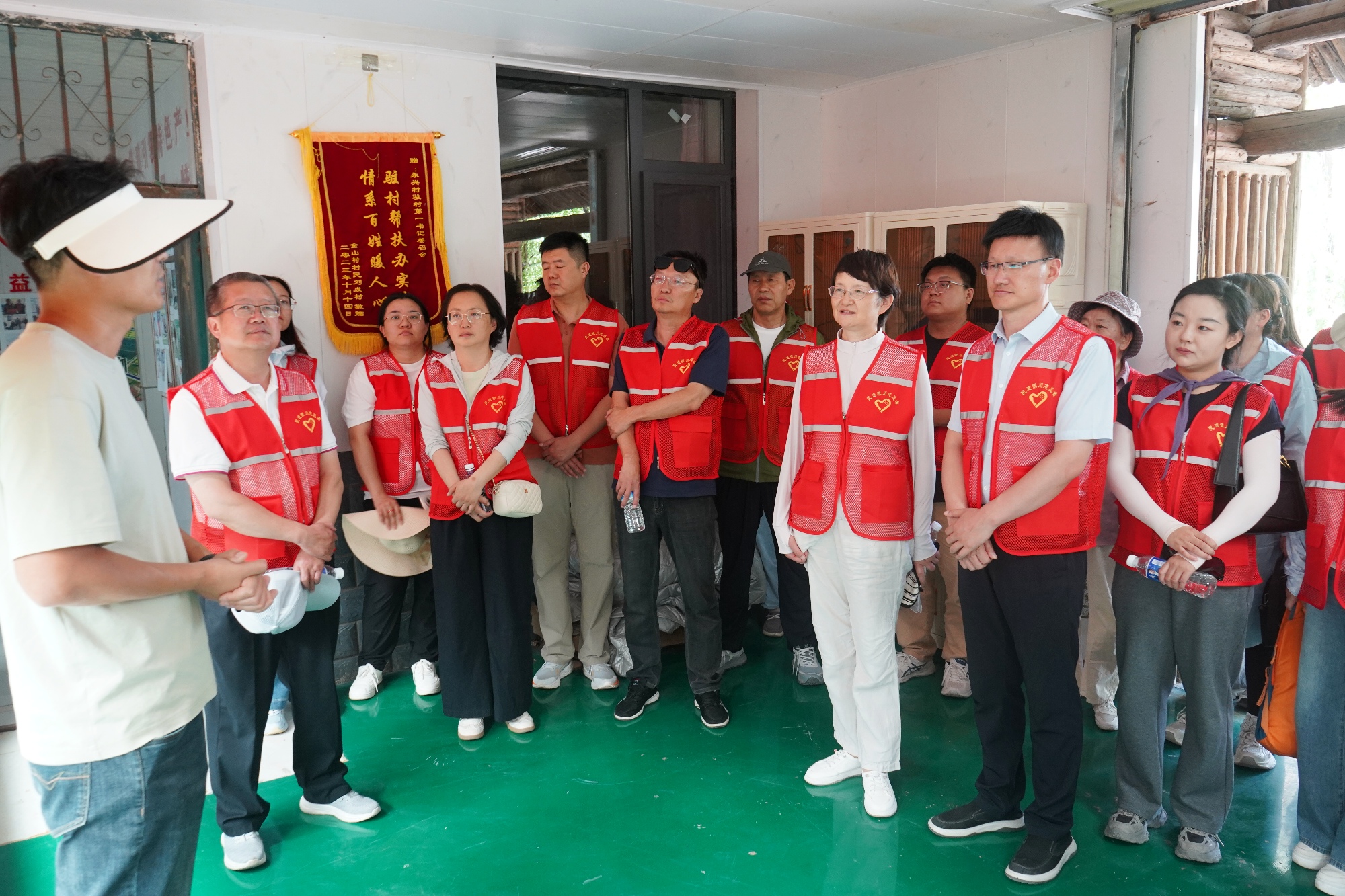 民进宁夏区委会开展生态保护志愿服务活动01.jpg