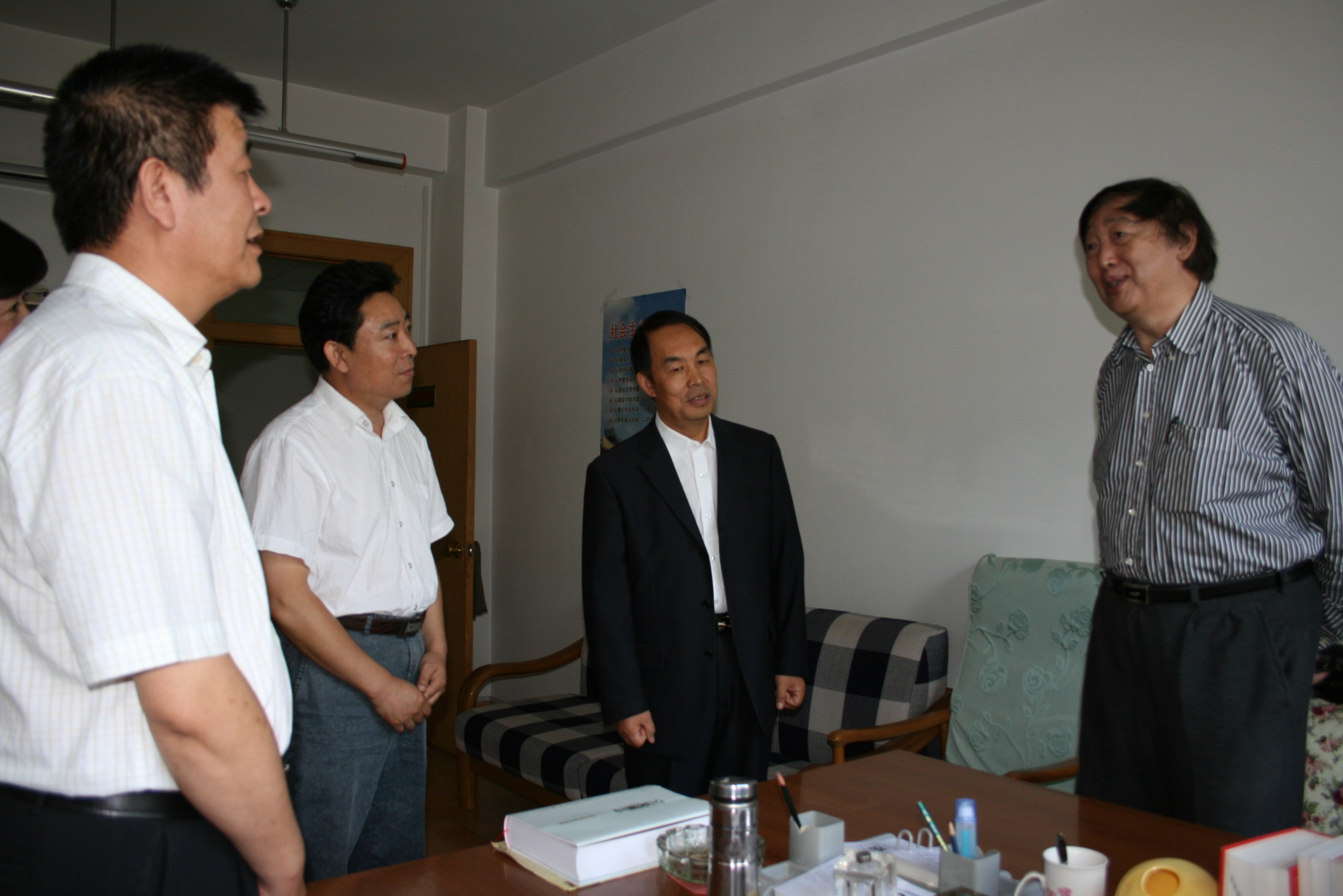 2009年8月，民进中央副主席冯骥才来民进宁夏区委会调研.JPG